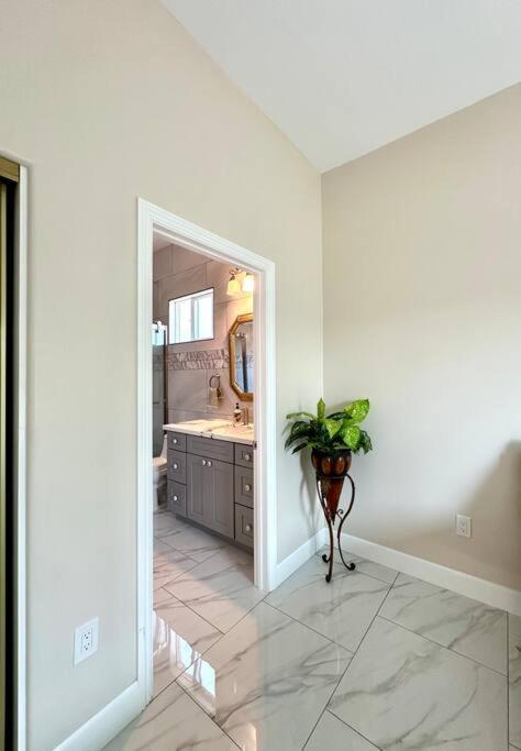 Villa New Renovated House In Little Saigon à Midway City Extérieur photo