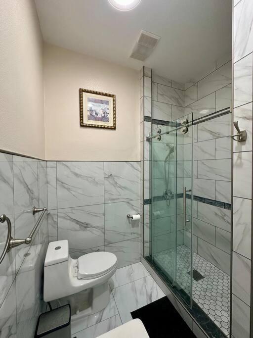 Villa New Renovated House In Little Saigon à Midway City Extérieur photo