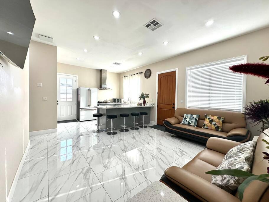 Villa New Renovated House In Little Saigon à Midway City Extérieur photo
