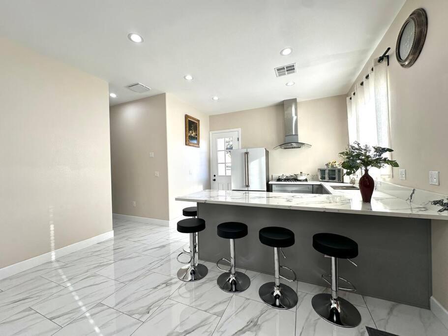 Villa New Renovated House In Little Saigon à Midway City Extérieur photo